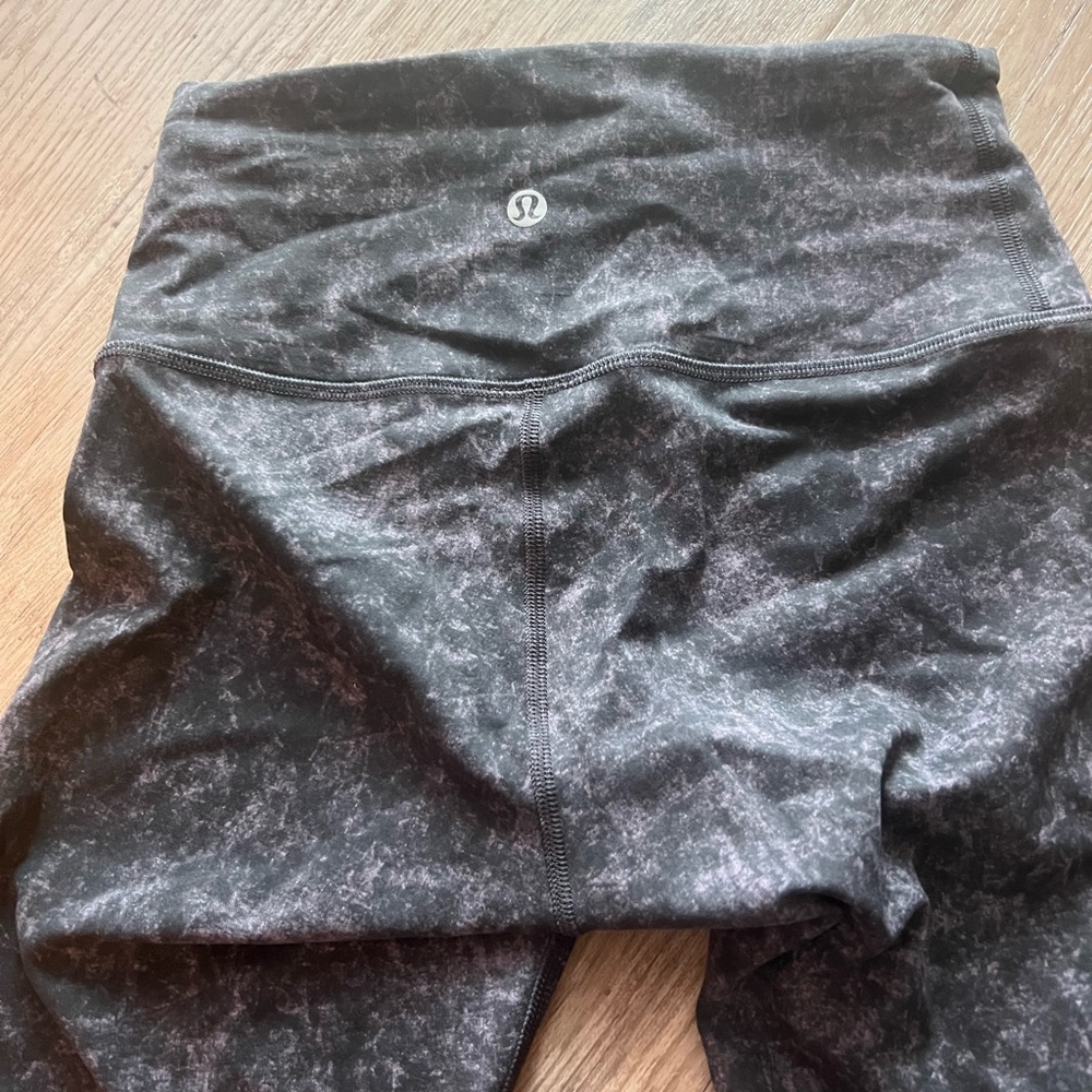 Lululemon Wunder Train Leggings, Size 4
